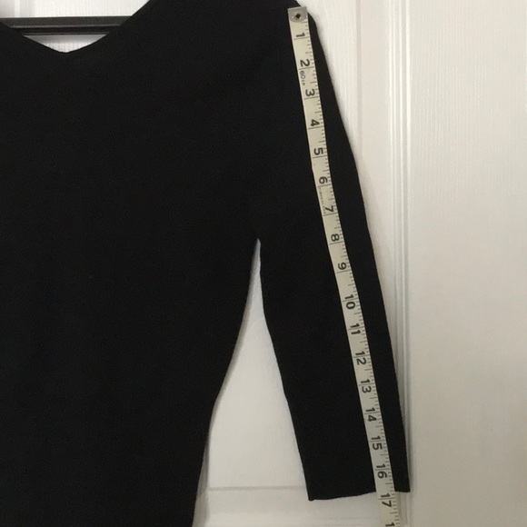 V Neck Pullover Ribbed w Rosette Stretch Sweater - Picture 7 of 10